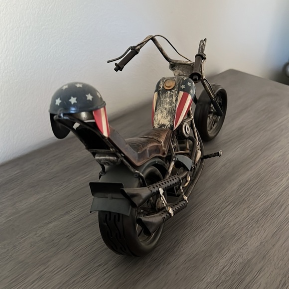 Metal motorcycle decor - Picture 3 of 7